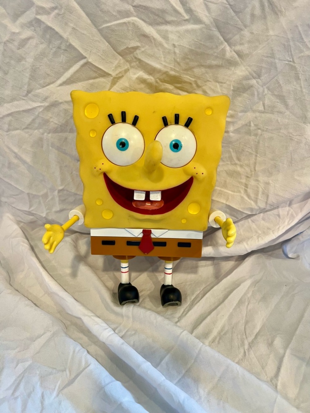 2002 SpongeBob SquarePants eye popping 9in talking action figure.